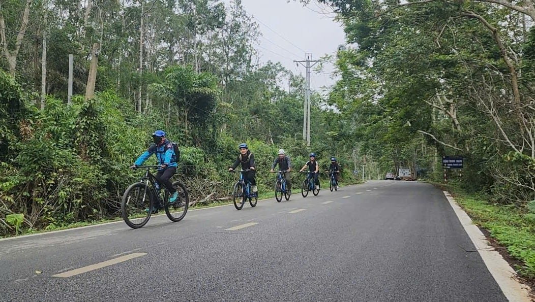 Easy Rider Cat Ba National Park & Caving Tour - 3-Hour Adventure